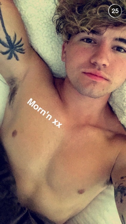 male-celebs-naked:  Jc Caylen 2See more here