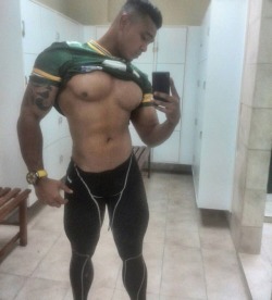 beef4me:  Damn kid….. Chest and ass..