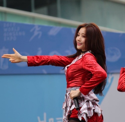 [FANTAKEN]0nly_u0: 171015 금산 mysterious mysterious~❤️#헬로비너스 #hellovenus #유영 #yooyoung