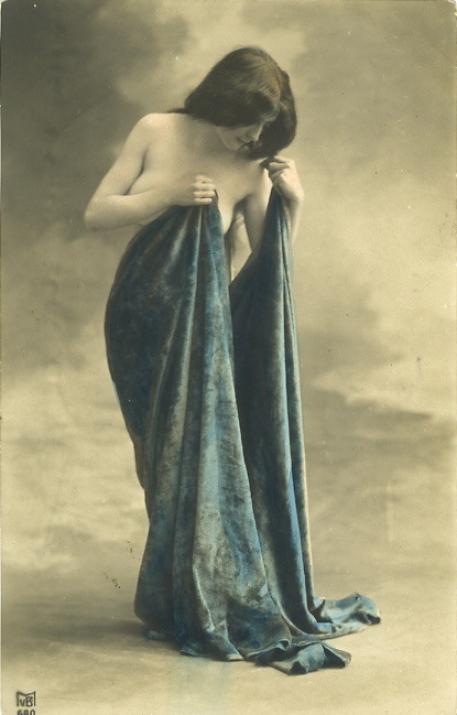 wickedknickers:  Draped. 