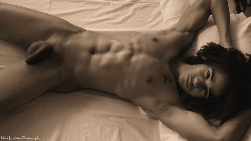 fotofanisback:  http://favoritehunks.blogspot.ca/