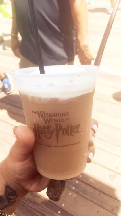 erikalynn424:  My happy place , my home ! Hogwarts ! 😍♥️🏰⚡️🚂🍺