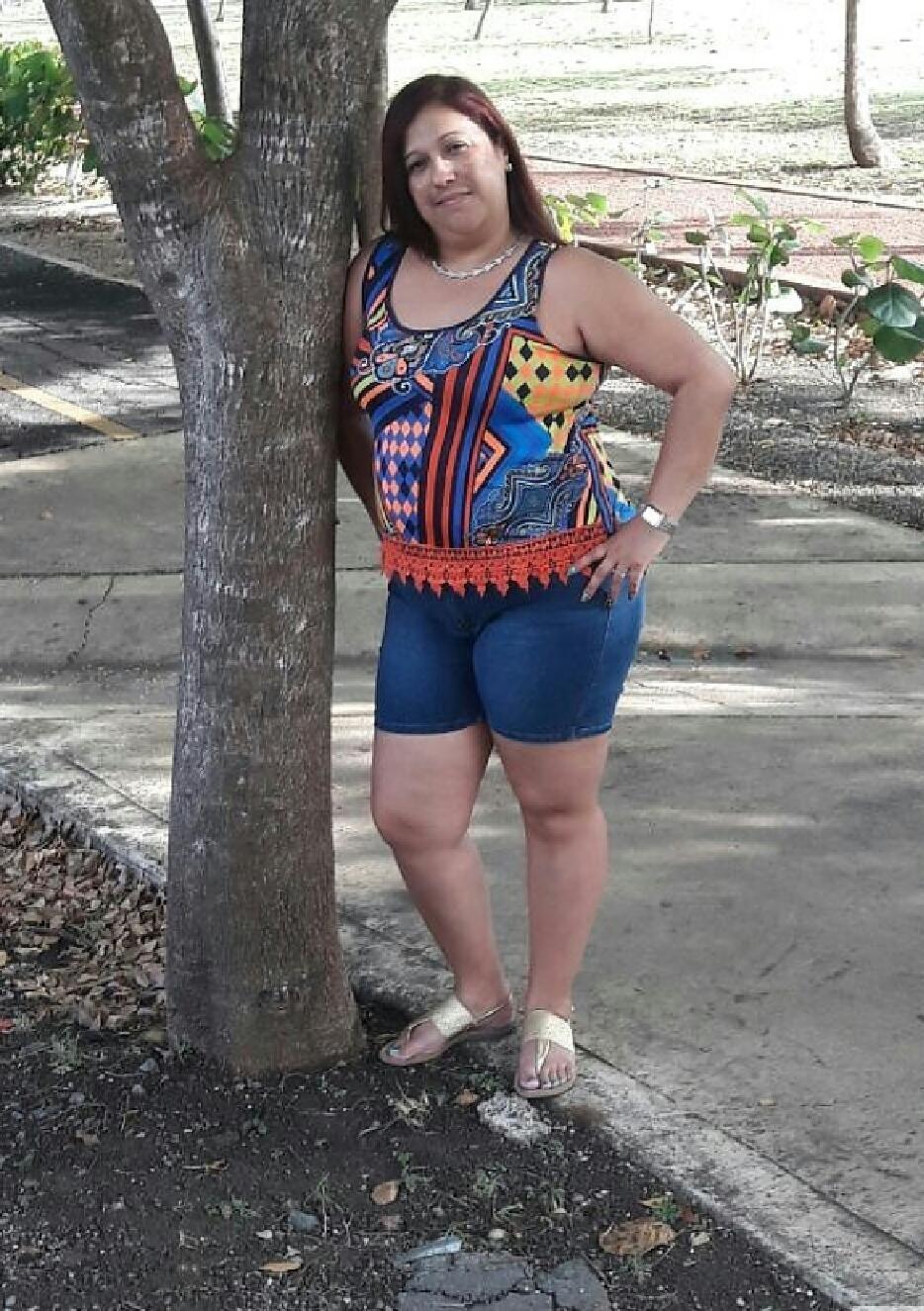camioneroloco:  oliw123:  Casada oeste  Se lo meto😂😂😂