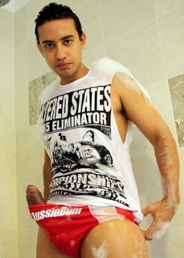 carintomorado:  betomartinez:  Beto’s Corner  http://betomartinez.tumblr.com/  Repost & Follow 
