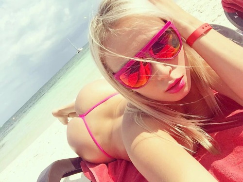 danichavezlovers:  Buenos dias Cancún! pronto mi nueva canción y video clip!  Suscribete a mi canal de Youtube y se el primero el verlo…