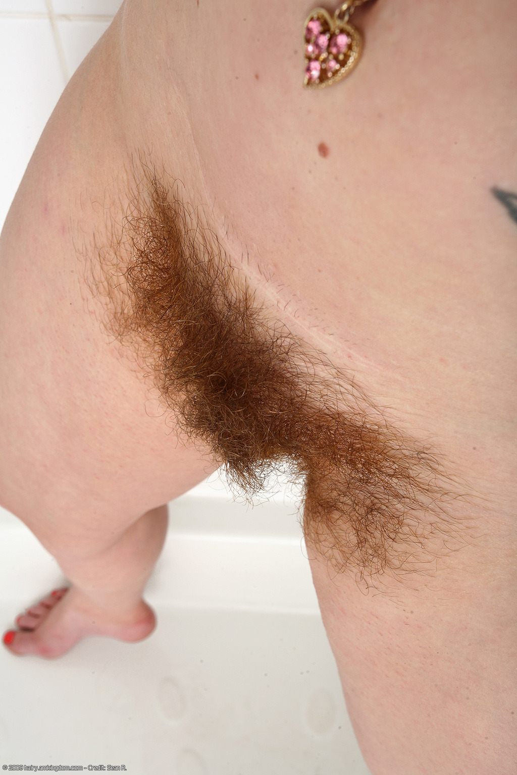 superhairyandhirsutechicks:  Sexy Hairy Darlah