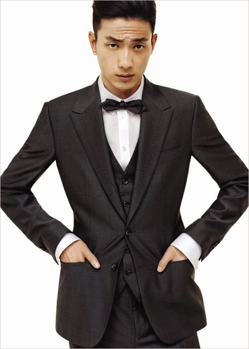 death-by-dior:global-fashions:  Sung Jin Park - DOLCE & GABBANA S/S 2015 LOOKBOOK#sungjinpark #dolce&gabbana #menswear #fashion  X