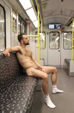 yummyhairydudes:  YUM!  For MORE HOT HAIRY guys-Check out my OTHER Tumblr page:http://www.hairyonholiday.tumblr.com 