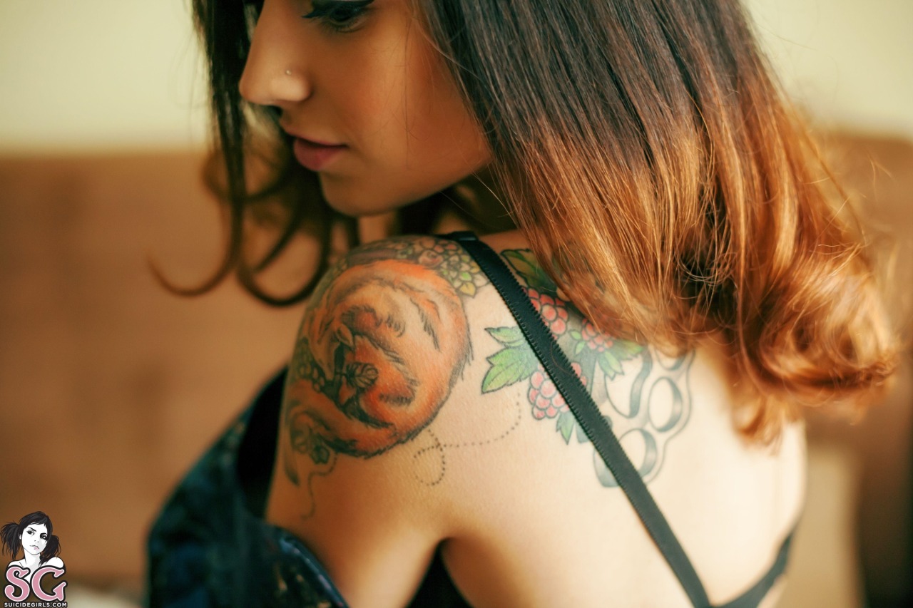 suicidegirlsfullsets:  Latoya Suicide - Part 1 - Set of the Day latoya.suicidegirls.com