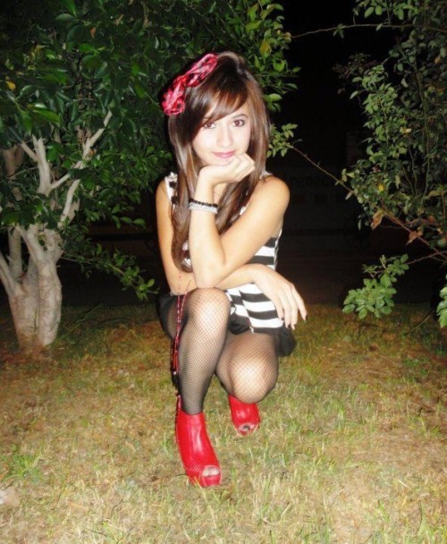 cross-dress-or-die:  Mmmm  Yum yum!!!