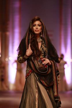 beautifulsouthasianbrides:  Mandira Wirk India Bridal Fashion Week  2013  