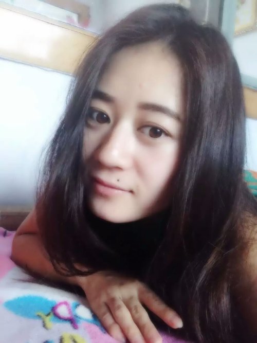 gcchvhbh: 午夜神器上认识的小骚逼，口活不错，操了一次之后第二次就和兄弟3p她