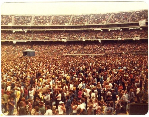 wang-dang-sweet-poontang:Oakland, CA, Alameda County Coliseum July 24, 1977This was the last ever sh