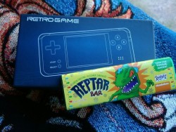 parks-and-rex: throwbackblr:  lorien-lorien:   90s-2000sgirl:   Guys, This handheld system is seriously everything!! It’s called the RetroGame - Retromini. It has sooo many games already built in but you can even add more games too it by either taking