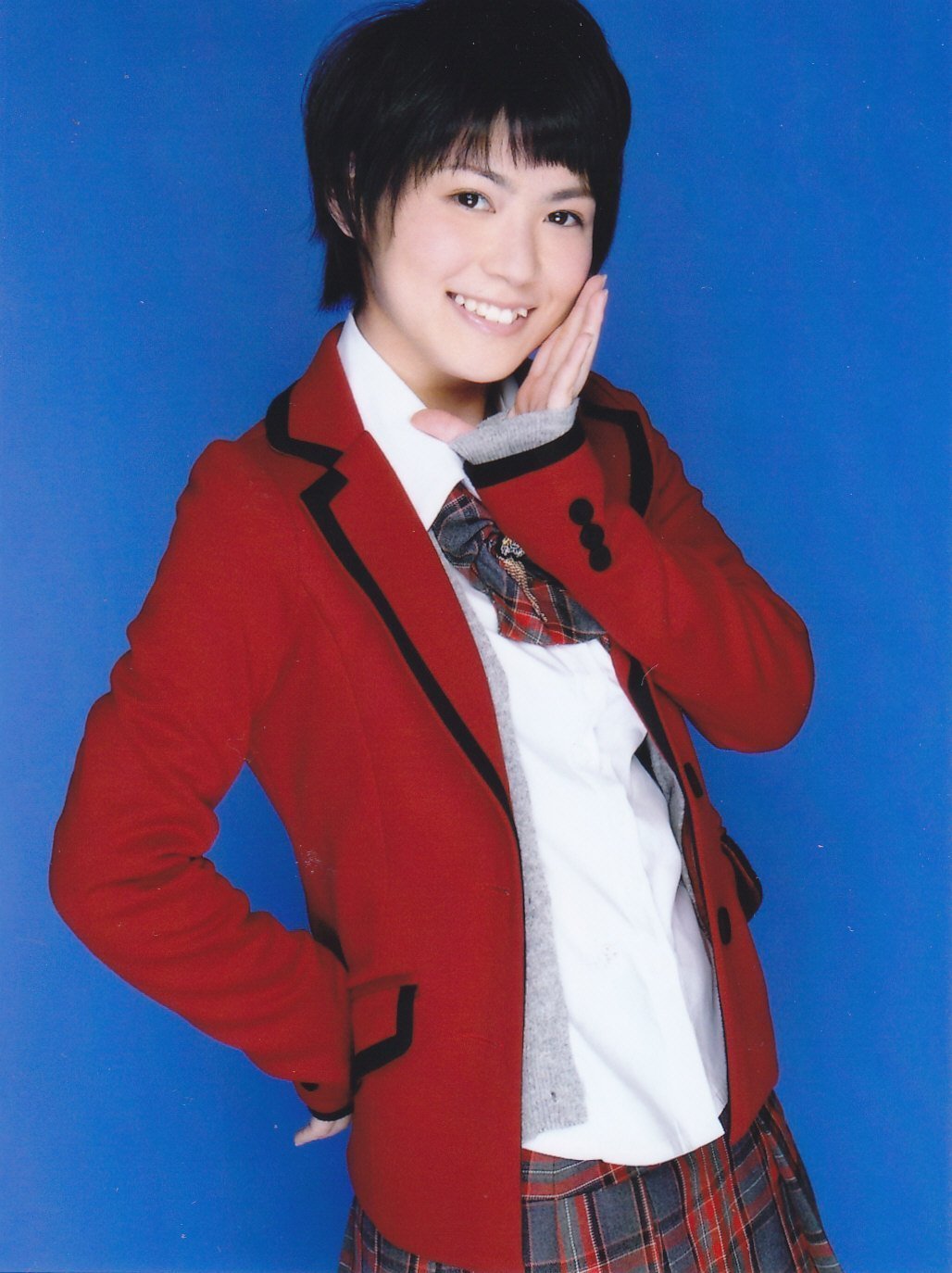 fallinginloveakb48: Happy Birthday Momo-Chan 02/06 