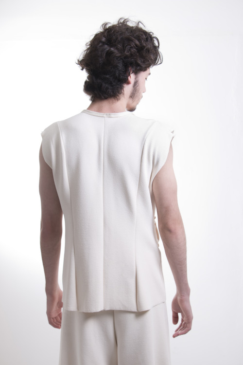  VARGAS Bouclê Waistcoat[Available on http://avantvargas.loja2.com.br/5593097-Colete-Boucle]