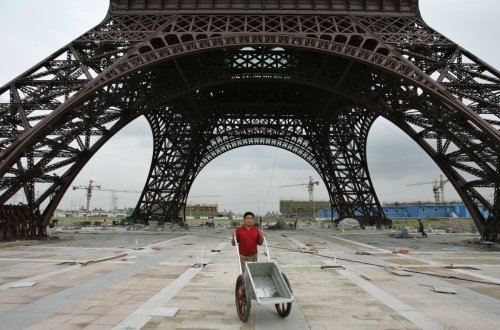 ultrafacts:If you visit Tianducheng, a day trip from Shanghai in China’s Zhejiang province, you will be confronted by a 354-foot replica of the Eiffel tower.Development on this Paris replica in China began in 2007, but local media say it is a ghost
