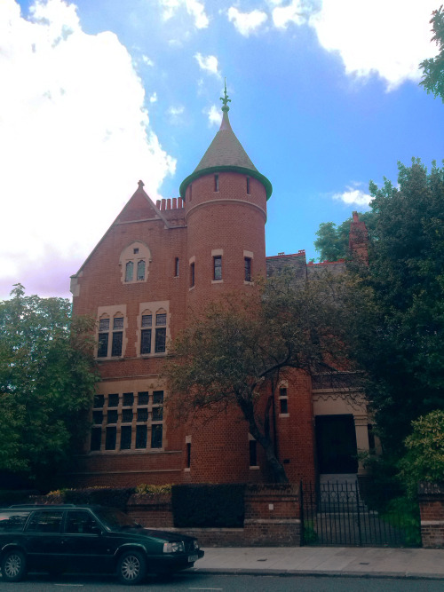 londann:  Melbury Road, London, UK 