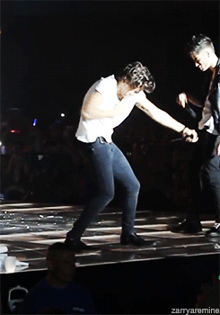 zaynharry:   Harry’s best moves to impress a girl 