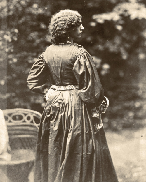 mysteriousartcentury:Jane Morris by John Robert Parsons, Summer 1865.