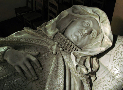 Carved marble tomb memorial of Lady Elizabeth Carey, mother of the Earl of Danby. by Nicholas Stone,