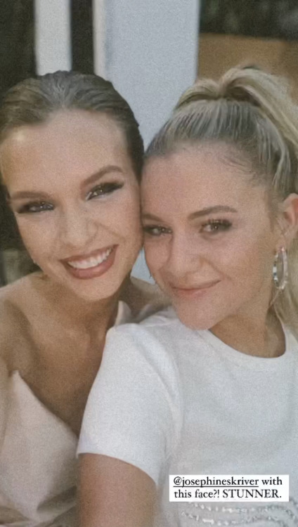 Josephine Skriver & Kelsea Ballerini via Instagram. (May 2022)