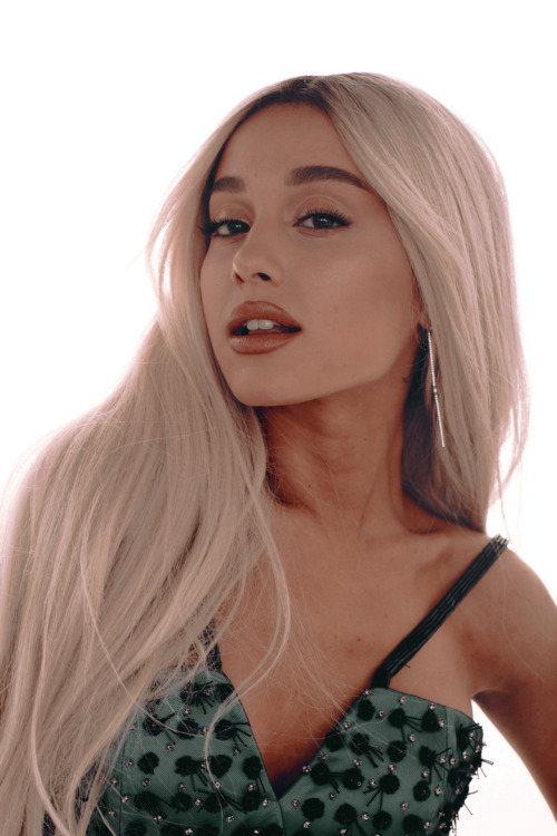 arianagrsnde:Ariana Grande by Alexi Lubomirski (ELLE)