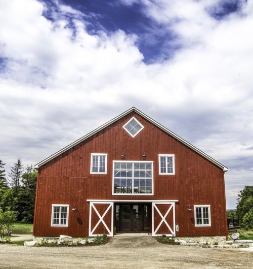 utwo: Northeast Barn Home© Banker Wire