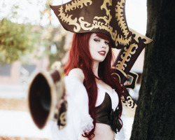 anna-cosplay:  💋 Reblog & Follow if