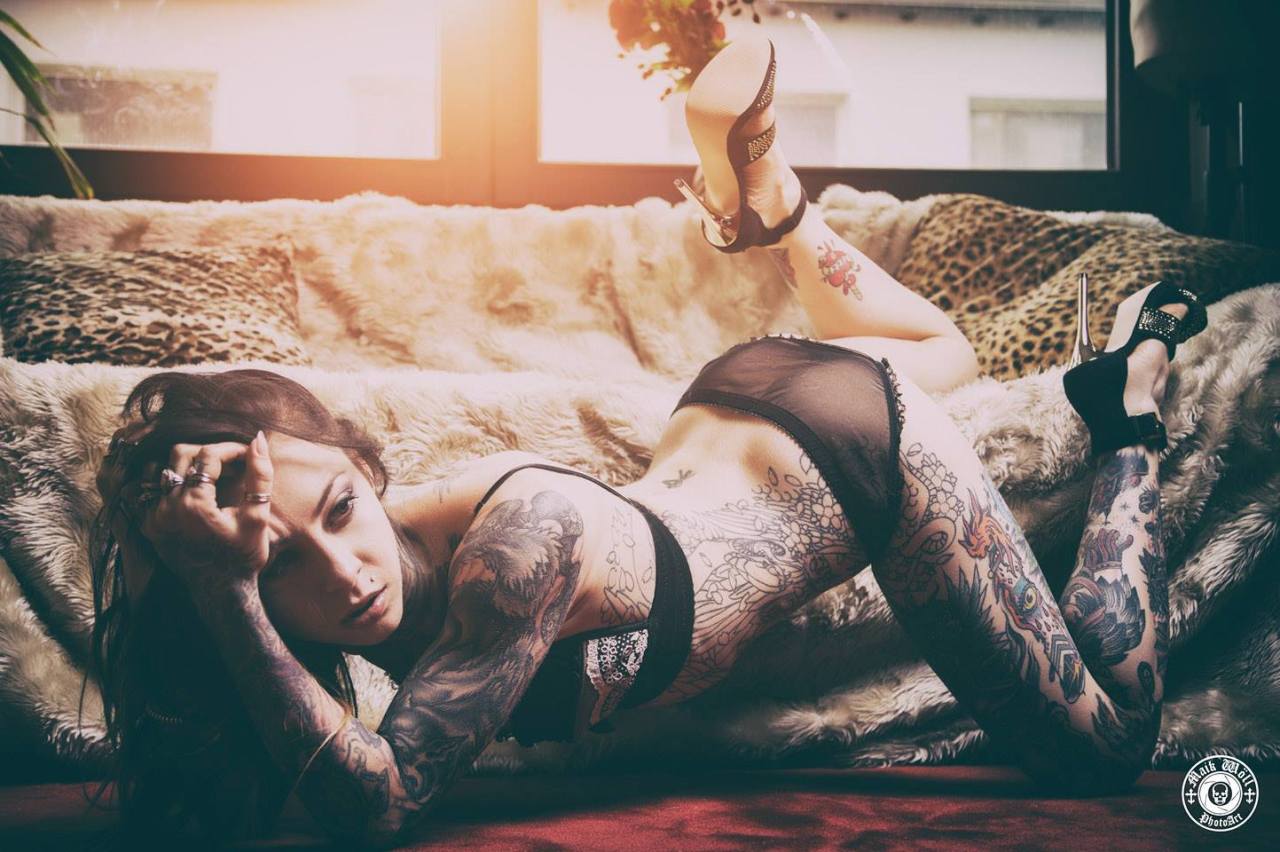 Sinara's Naughty