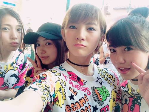 namiyorirobinha: 岡田奈々 on Google+20160821 21:54Okada Nana茂木忍　武藤十夢　小嶋真子Mogi Shinobu, Muto Tomu &am