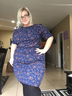 missshlee:  New dress. Last time I bought a LLR Julia dress I returned it but This time I’ll actually keep it! I’m conquering that insecurity that says don’t wear the damn form fitted dress.   Eff your beauty standards… I’m wearing the damn
