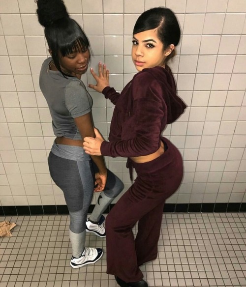 jensyxo:Who wanna fuck us? Me