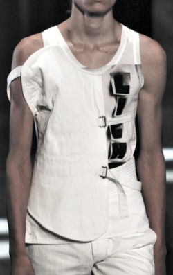 scourl:  Ann Demeulemeester s/s11 