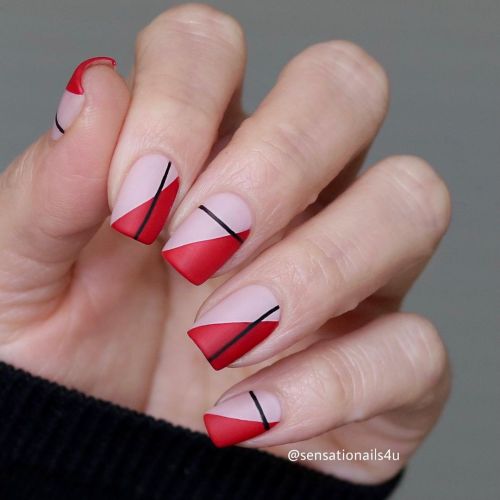 I’ve seen this abstract mani on different colors and I wanted to have it on my nails and I cho