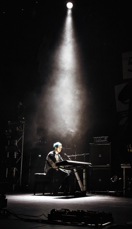 hypnoticxmichael: God shining his light on his most perfect creation.