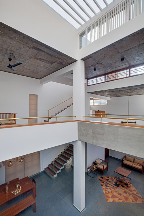 archatlas:  Padival House in Belgaum Padival House was designed by local studio Anahata for a young 