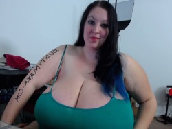 winkingdaisys:  winkingdaisys:  getting on streamate!! dont forget to also check out BUSTYMARA.COM which is now open!  i am still on guys!  LETS HAVE ALL THE FUN