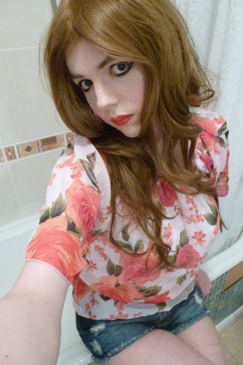 lucy-cd:  Pictures  More pictures of one of my favourite outfits, love it <3