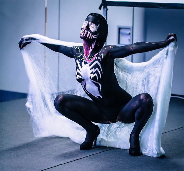 dare-master:  Theme of the day : Bodypaint 