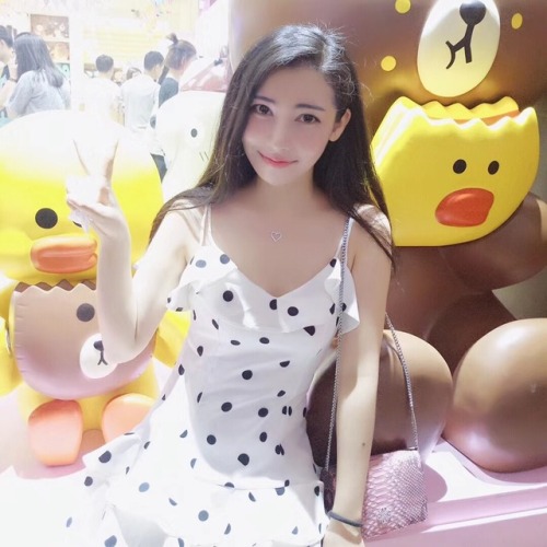 linzibabyworld:  三连拍🙆‍♀️🙅‍♀️💁‍♀️
