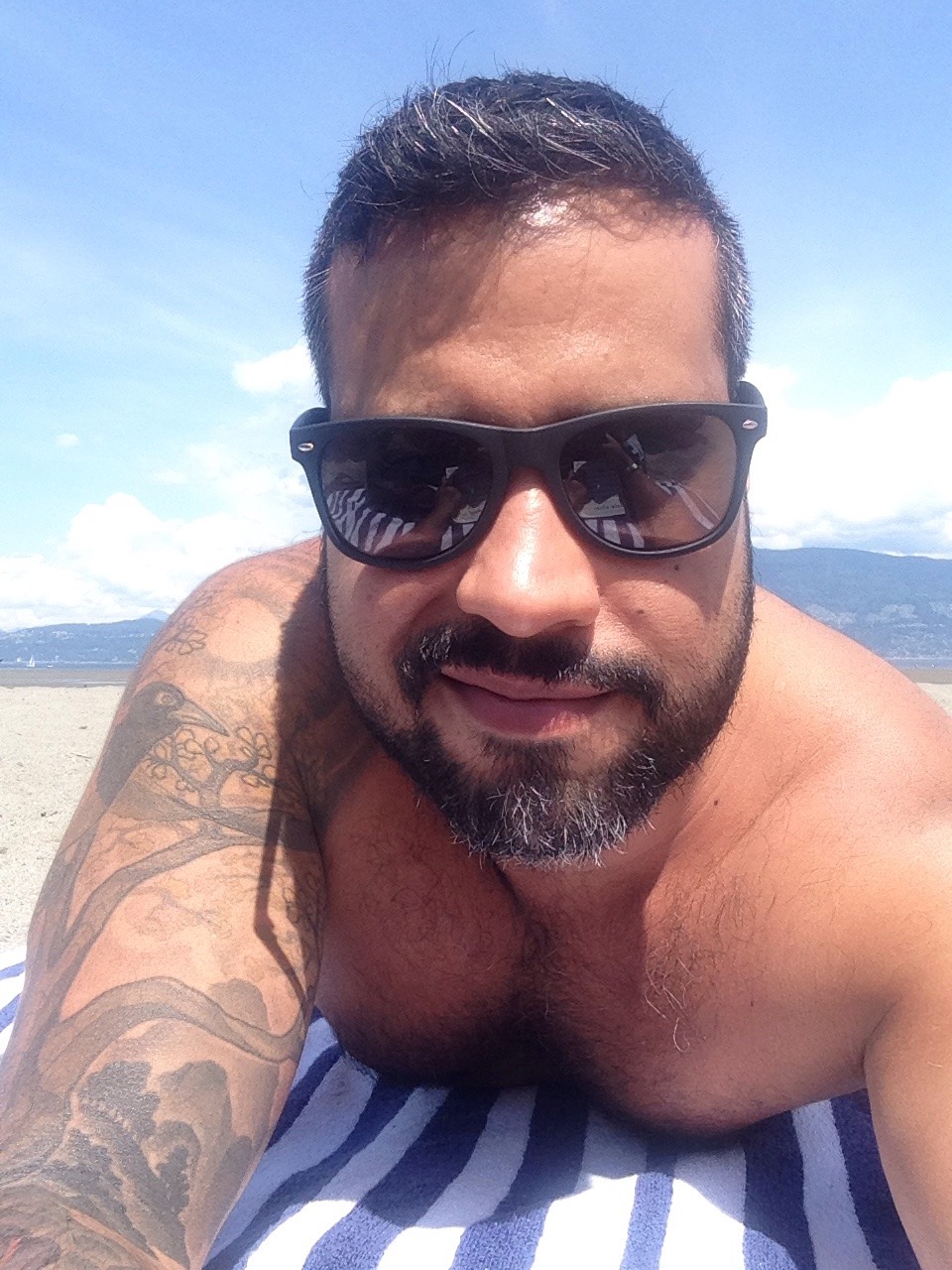 jockocub:  I got tagged on the 6 selfie challenge by mc-mt and russtifer. I tag no