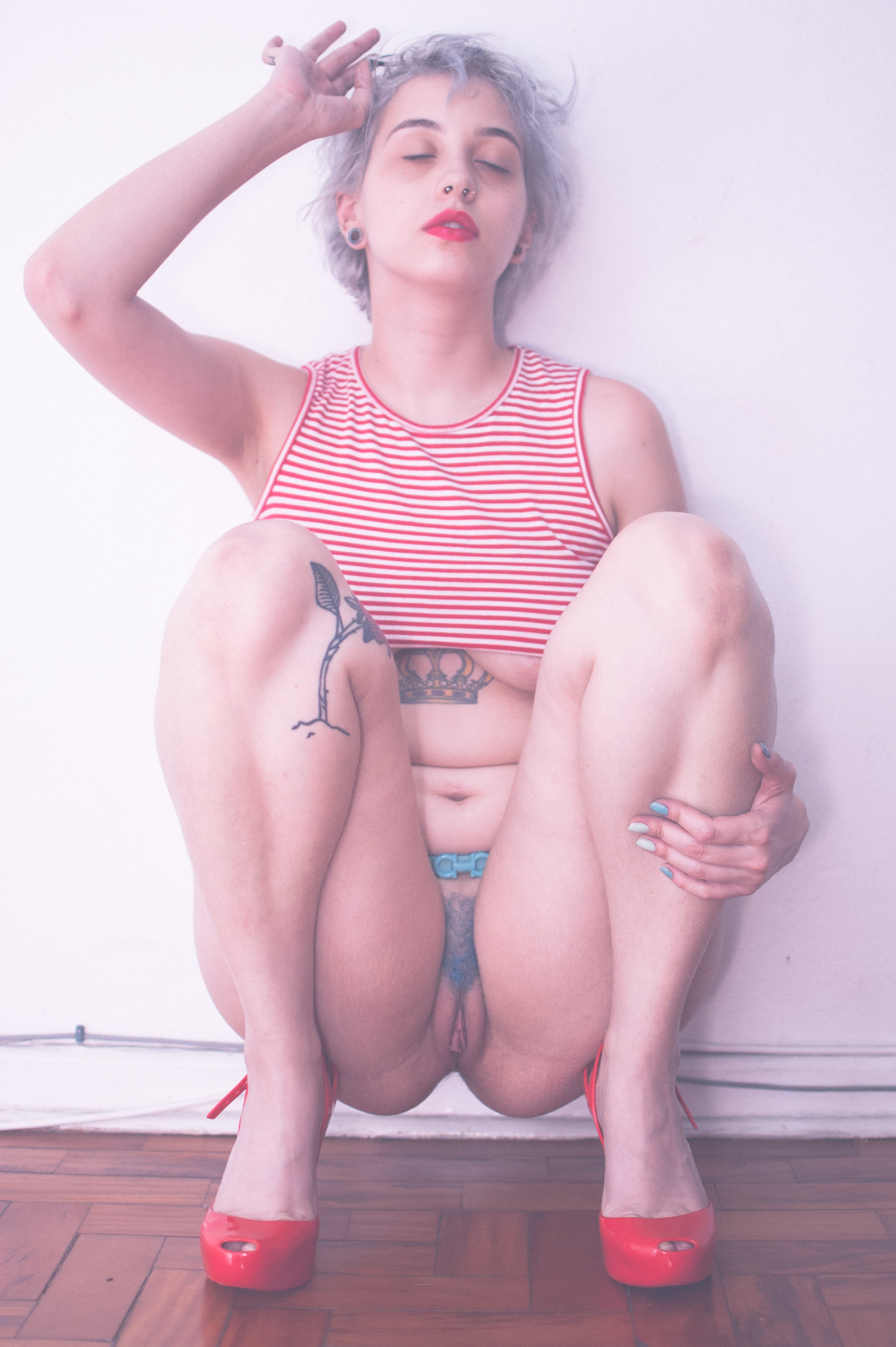 melissantana:  lil peach  When my tumblr reaches 1k followers, I’ll make a video