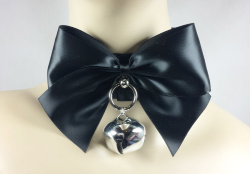kitten-sightings:Oversize Black Bow Kitten Collar $20.00Available for VIP pre-release and if not res