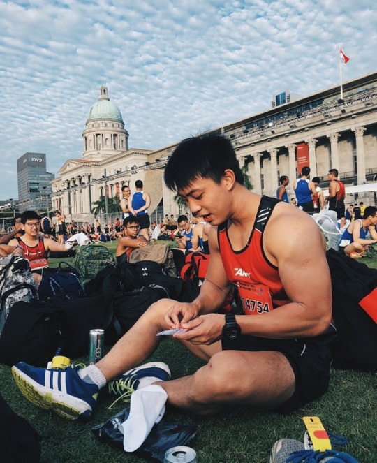 overture69:  sggayhunks: One of my fav sg hunks! Follow @aaron__sim  look at his arms
