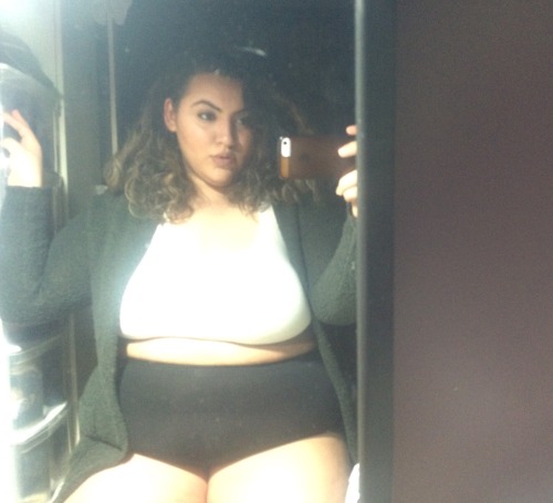 ibadbitch:  I was feelin my body tonight💗