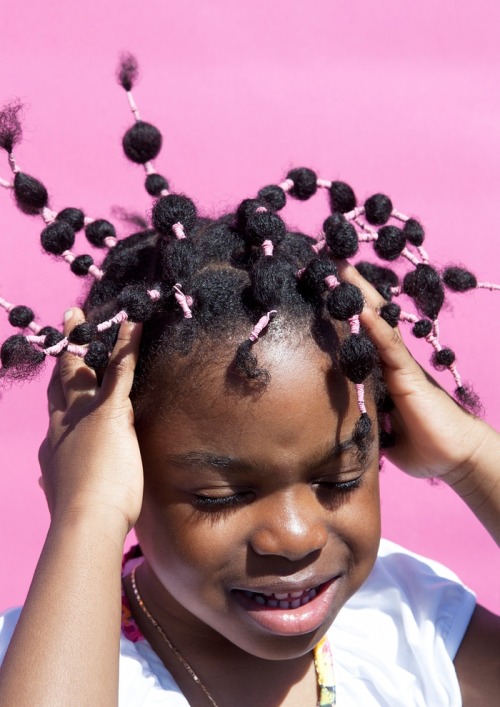 afrodiaspores: “Naomi’s scalloped threading,” by Emily Stein, 2015.