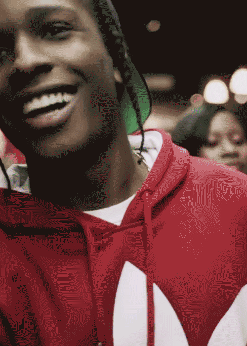 underleinfluence:  r0ar:  rocky! stop being so cute! JESUSSS   😏😏