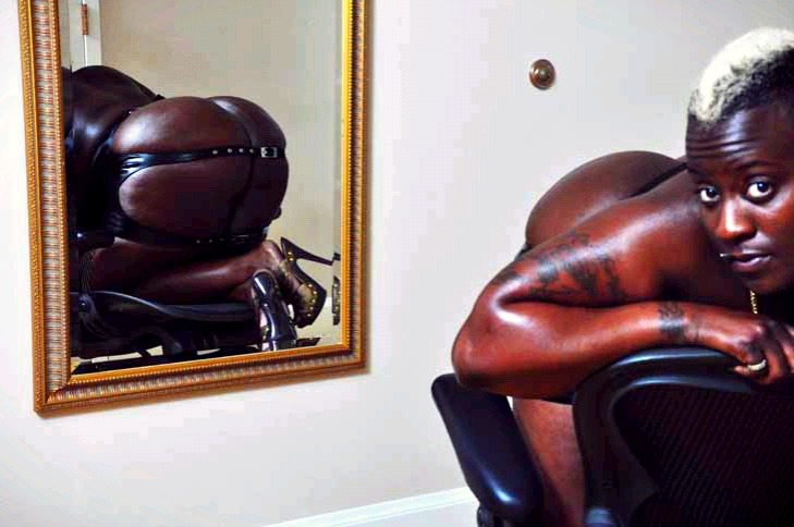 cancer69lust:  blackmopro:  heavenhearse7en:  Chocolate sensation  Uhuuu black is