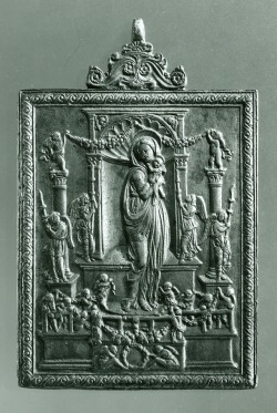 met-robert-lehman:  Pax with the Virgin and Child, Robert Lehman CollectionRobert Lehman Collection, 1975 Metropolitan Museum of Art, New York, NYMedium: Copper alloy with olive green patina.